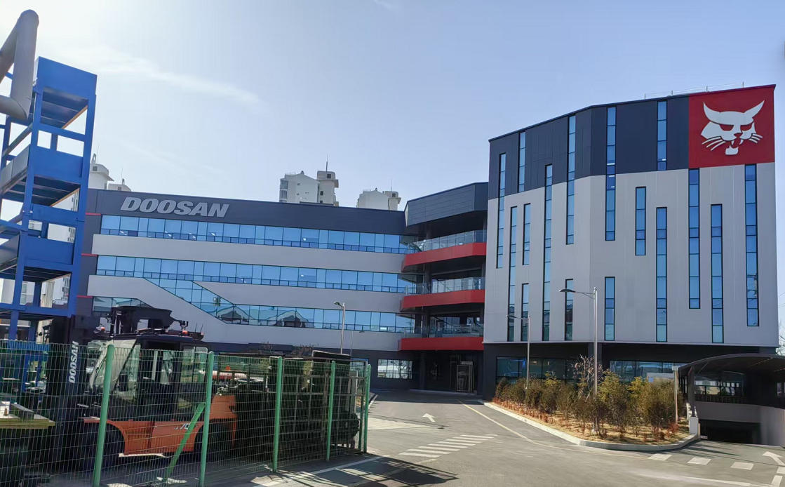 회사 지도자 대표단이 한국의 주요 고객을 방문했습니다.