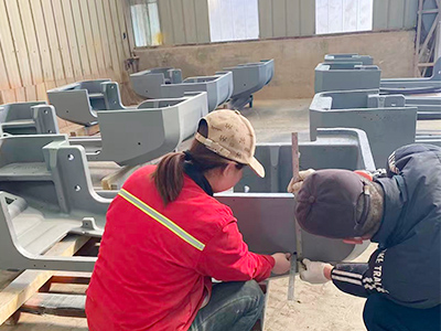 업계의 과제를 극복하세요! Zunhua Shengjian Fanrong Machinery는 굴삭기 카운터웨이트 곡률 맞춤 및 장착 표면 정밀도와 관련된 문제를 성공적으로 해결했습니다.